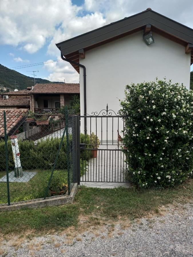 Agriturismo Cascina Rossano プロヴァーリオ・ディゼーオ エクステリア 写真