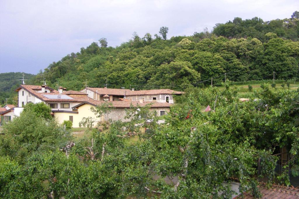 Agriturismo Cascina Rossano プロヴァーリオ・ディゼーオ エクステリア 写真