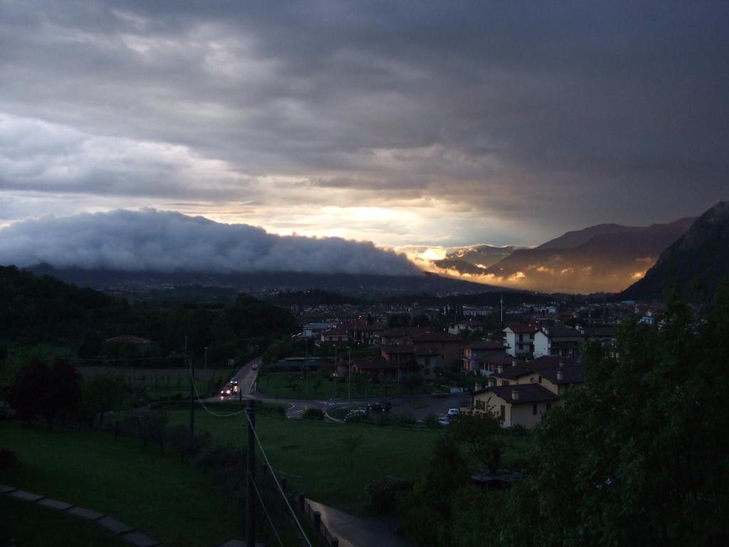 Agriturismo Cascina Rossano プロヴァーリオ・ディゼーオ エクステリア 写真