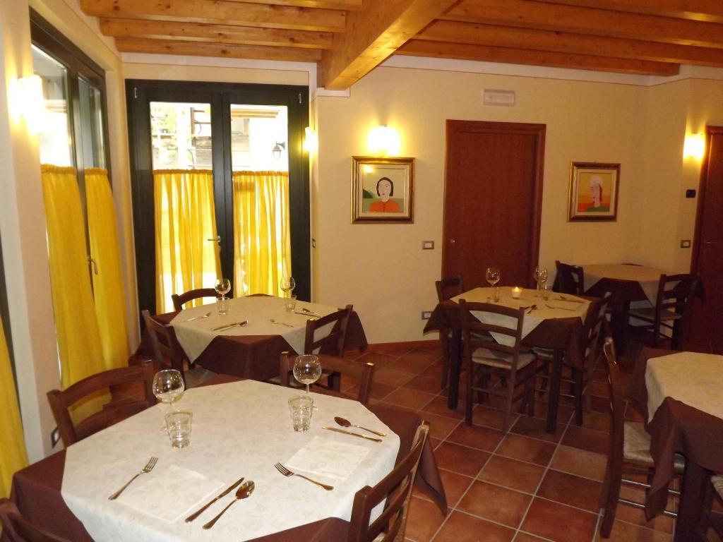 Agriturismo Cascina Rossano プロヴァーリオ・ディゼーオ エクステリア 写真