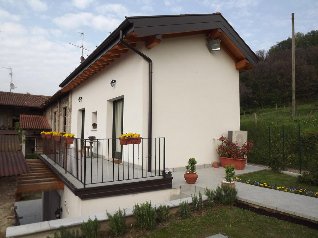 Agriturismo Cascina Rossano プロヴァーリオ・ディゼーオ エクステリア 写真